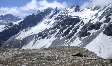 The Decisive question: Why do I trek?