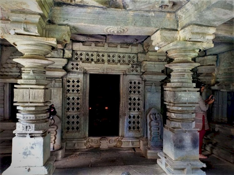 pillars at tambdi surla temple