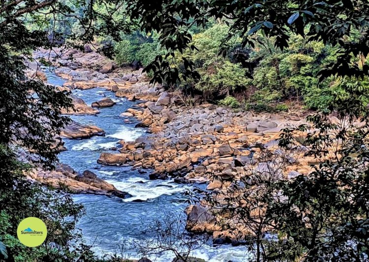 River sonda flowing through valley shivaganga waterfalls